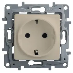 Розетка Legrand ETIKA, скрытый монтаж, с заземлением, слоновая кость, 672321