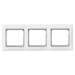 Рамка 3 поста Legrand VALENA CLASSIC, белый, 770493